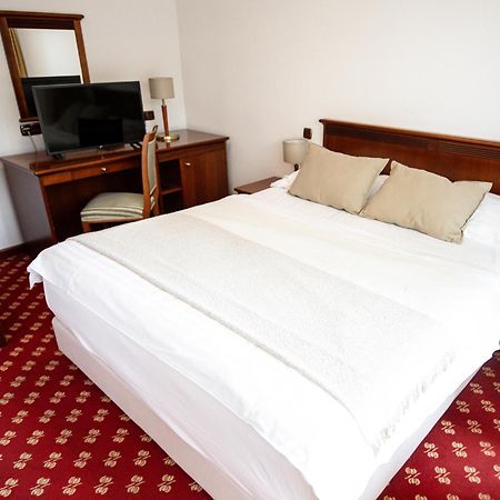 Hotel Zvezda มูร์สกา โซโบตา ภายนอก รูปภาพ